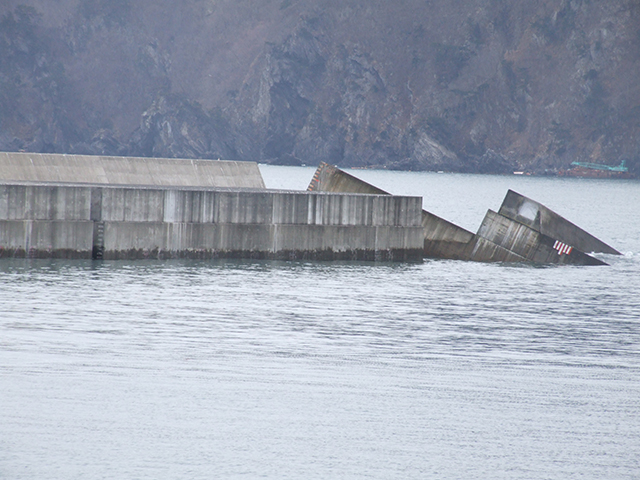 Harbor Bay entrance breakwater