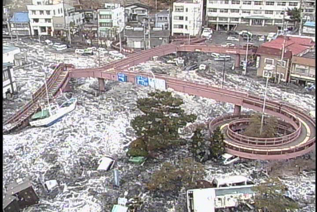 被災 国道45号宮古市役所前交差点