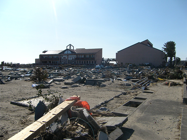 被災 県道38号 相馬亘理線 徳本寺から中浜小学校方向  