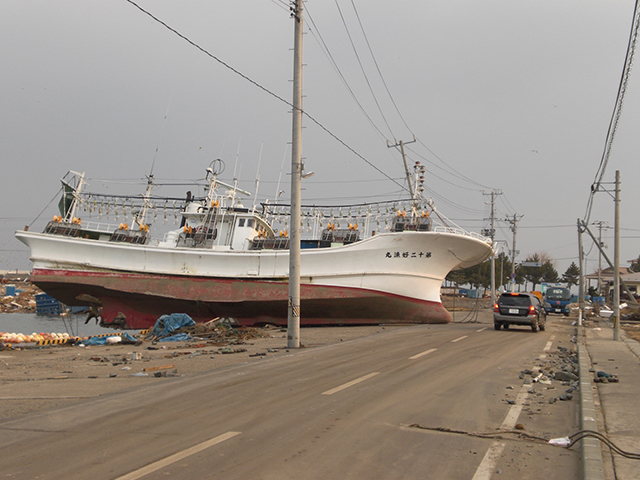 被災 県道八戸階上線 青森県提供資料